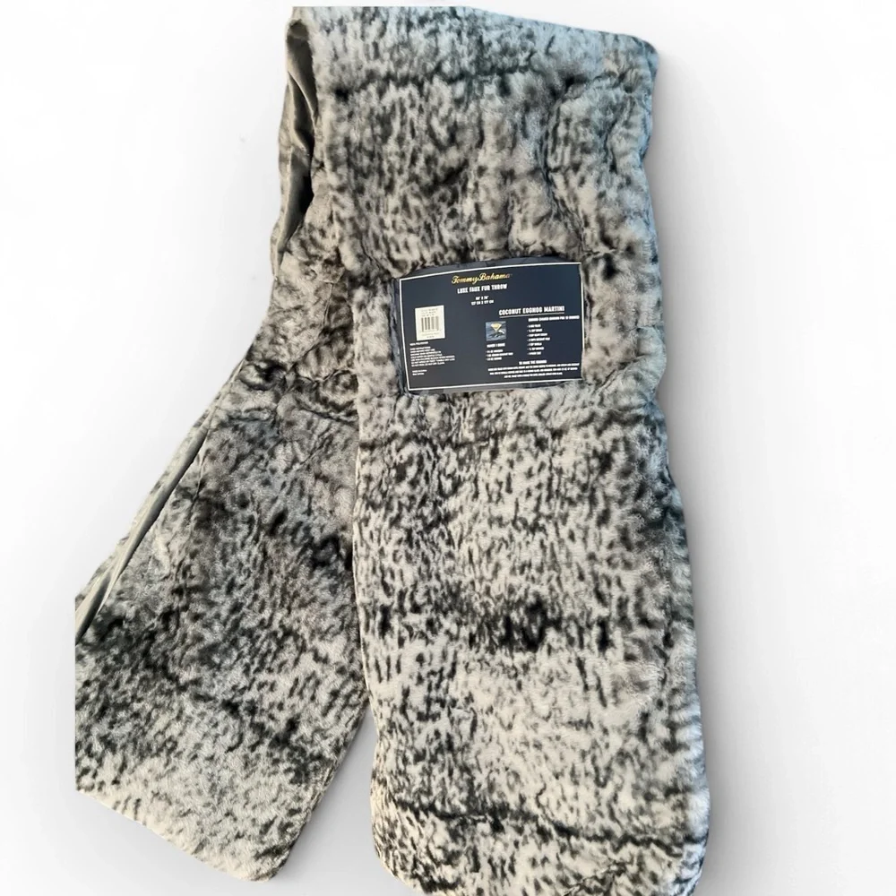 Tommy Bahama Novelty Throw Collection, Oversized Snow Tipped Faux Fur Throw, NEW